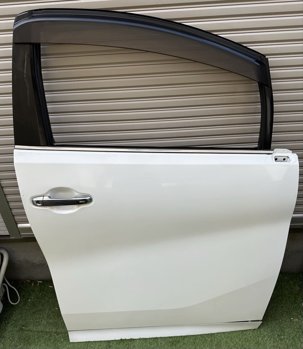 トヨタ 30 アルファード/ヴェルファイア AYH30W 後期 純正　右フロントドアGGH/AGH30/35 カラー070 