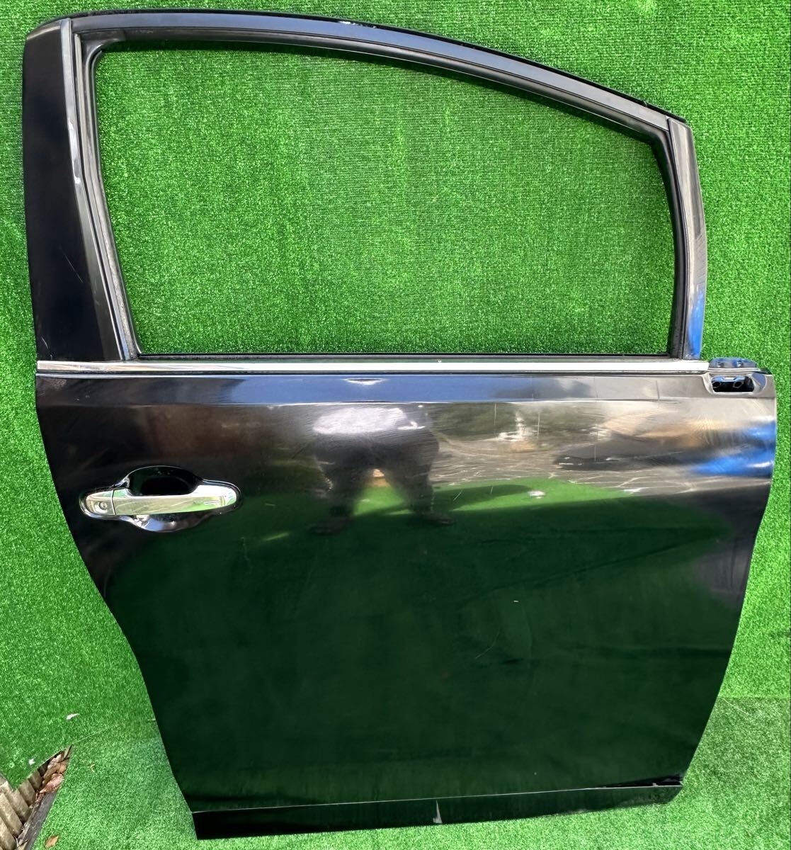 トヨタ 30 アルファード/ヴェルファイア AYH30W 後期 純正　右フロントドアGGH/AGH30/35 カラー202