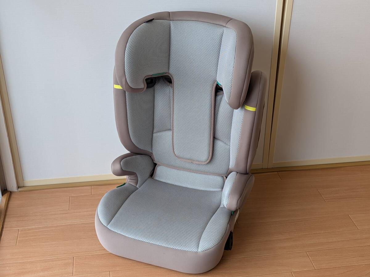 チャイルドシート　i-Size　Booster　seat　身長150センチまで使用可能