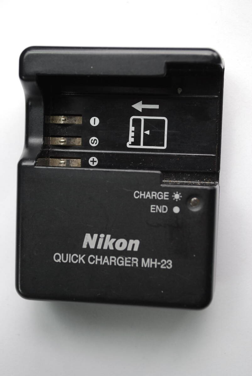 ●Nikon「純正 クイックチャージャー MH-23 」…EN-EL9、EN-EL9a 用／充電器