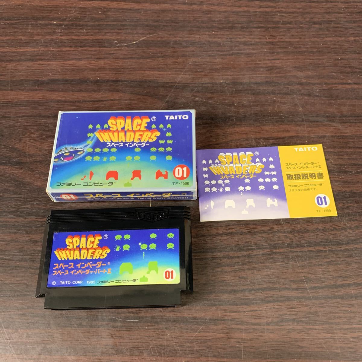 T TAITO タイトー ファミコン専用ソフト スペースインベーダー 箱/説明書付属 FC 当時物 レトロゲーム