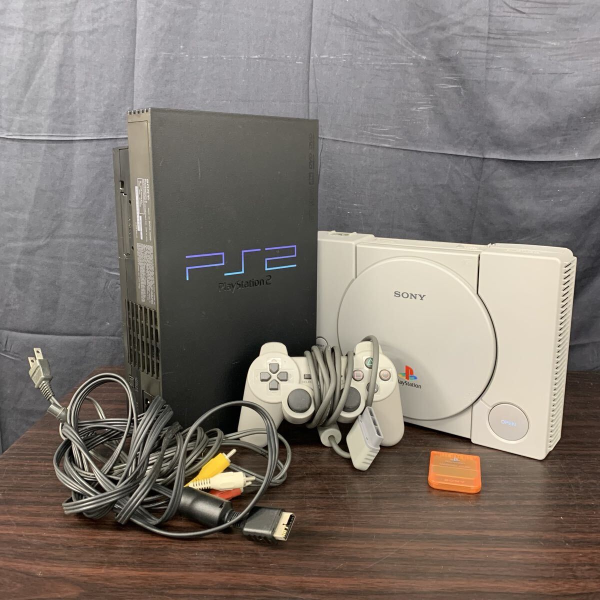 ▲ SONY ソニー PlayStation SCPH-7000/PlayStation2 SCPH-10000 セット ソフト/コントローラー付属 ジャンク品 PS PS2 レトロゲーム