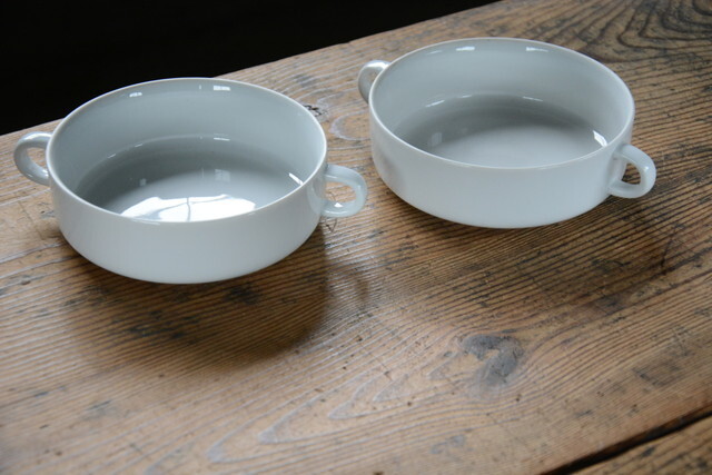 NO.161 古い白磁の両手スープカップ 2客SET 未使用品 検索用語→A昭和レトロ古道具アンティークヴィンテージマグカップフリーカップお皿