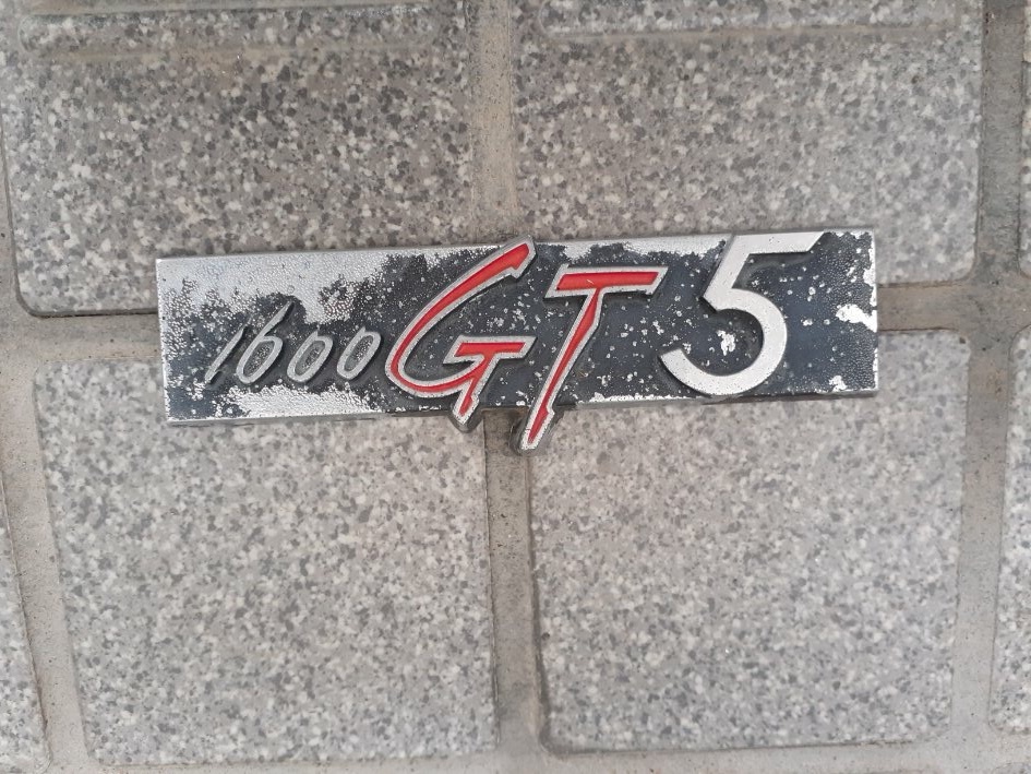 トヨタ1600GTフロントエンブレム当時物