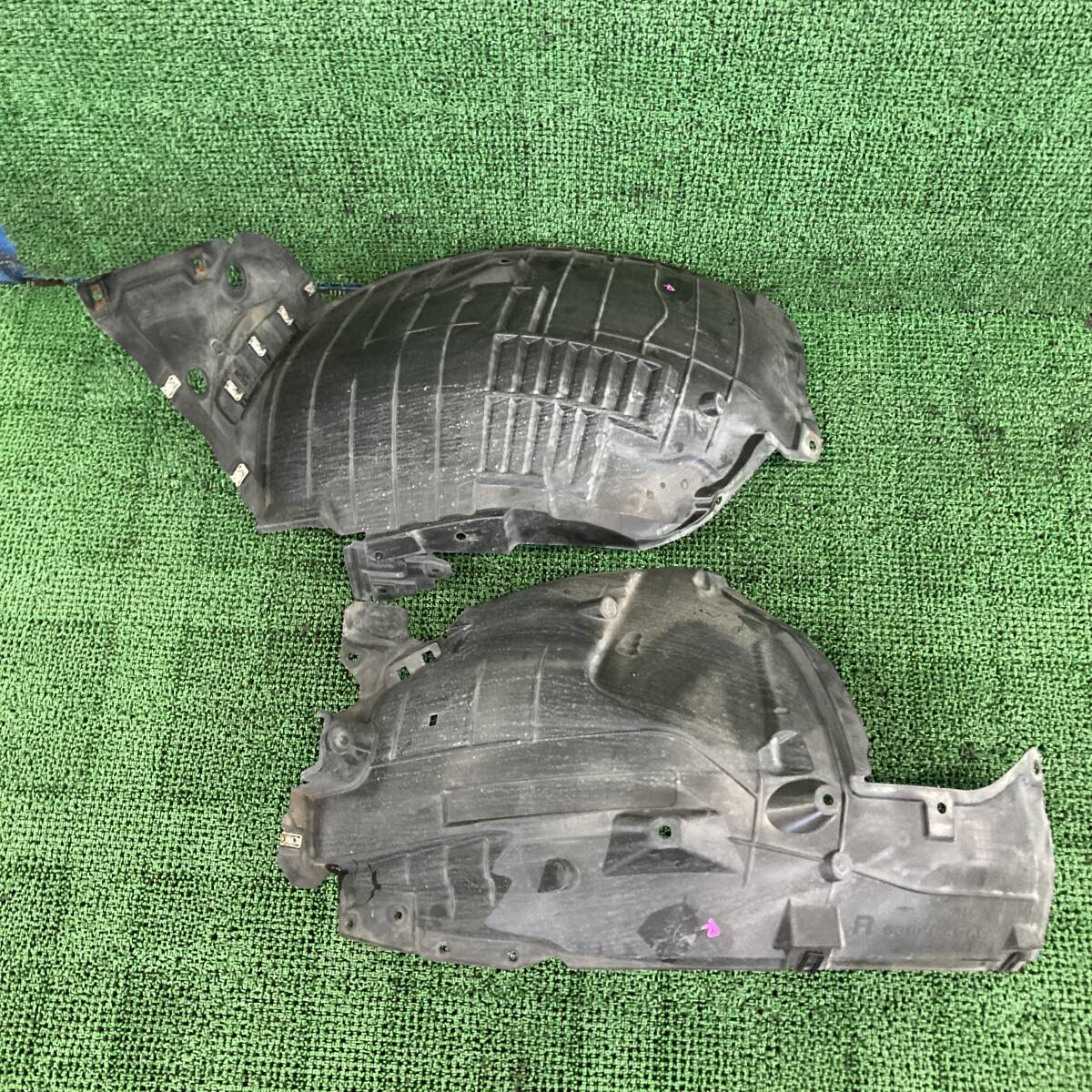 値下げ再出品！！ スカイライン タイプSP HV37 右 フェンダーライナー 63841-4G0B(A0571)