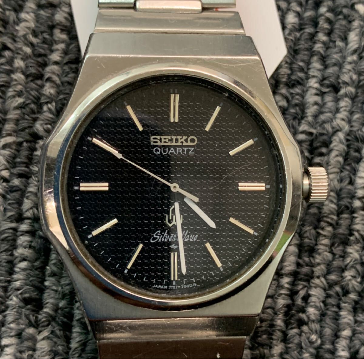 492 SEIKO セイコー 腕時計 クォーツ QZ SS ブラック文字盤 アナログ クオーツ QUARTZ 稼動！ 7121-703B