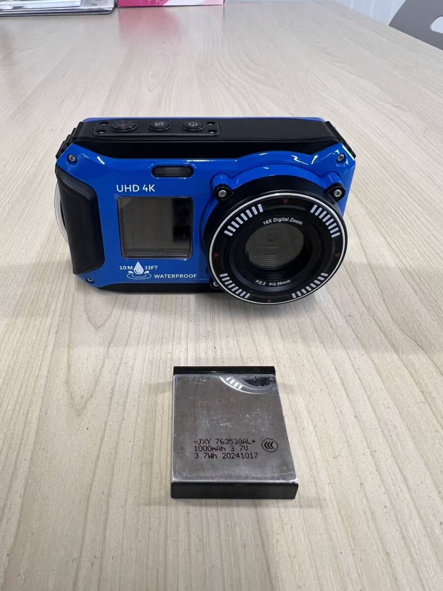 秋田発　水中カメラ 4K録画 64MP 防水カメラ 10M 防水 デジカメ デュアルスクリーン 自撮り オートフォーカス 16倍デジタル　現状渡し