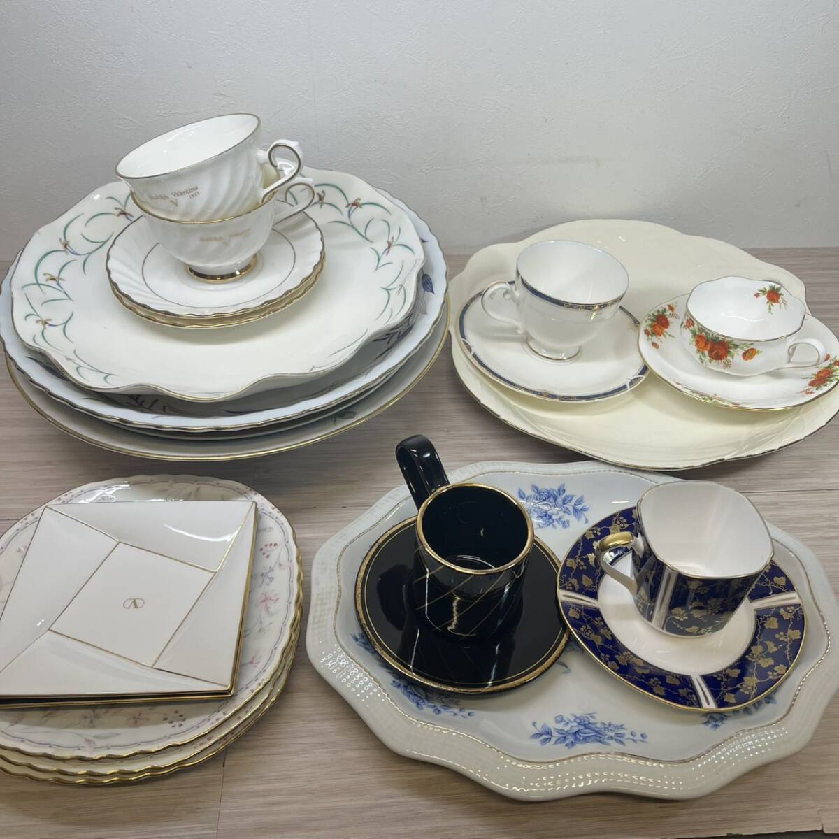【MH-2724】未使用保管品 ブランド 食器 おまとめ 大量 カップ ソーサー 食器 大皿 プレート 洋食器