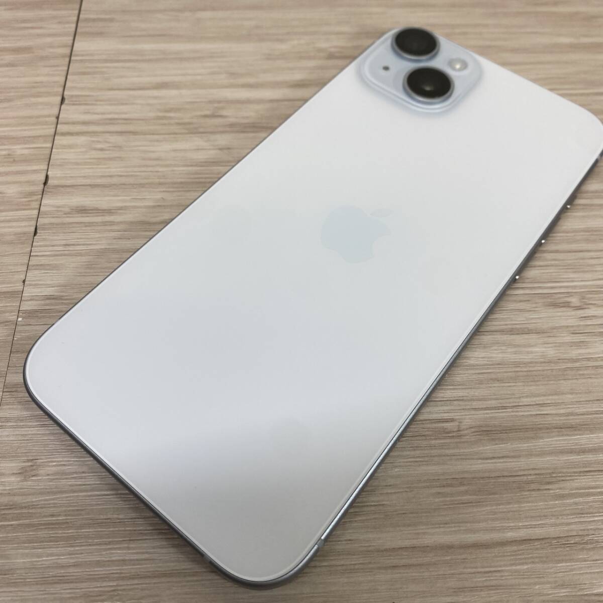 【MH-2867】中古品 iPhone 15 Plus 128GB SIMフリー MU0D3J/A スマートフォン ブルー SIMフリー 最大容量87％ 付属品無し