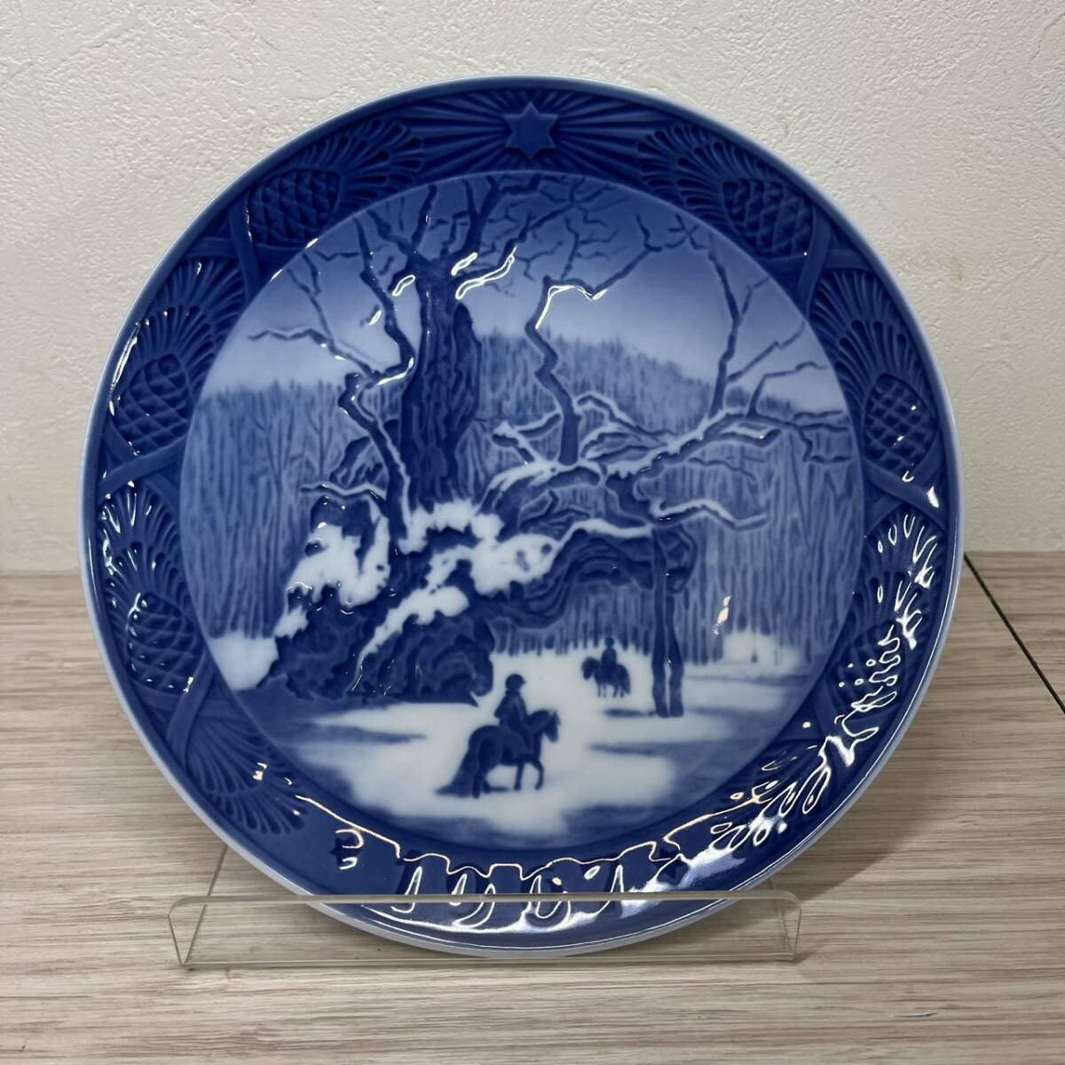 【MH-2833】未使用保管品 Royal Copenhagen ロイヤルコペンハーゲン 食器 ブルー 1967年イヤープレート The Royal Oak ロイヤルオーク