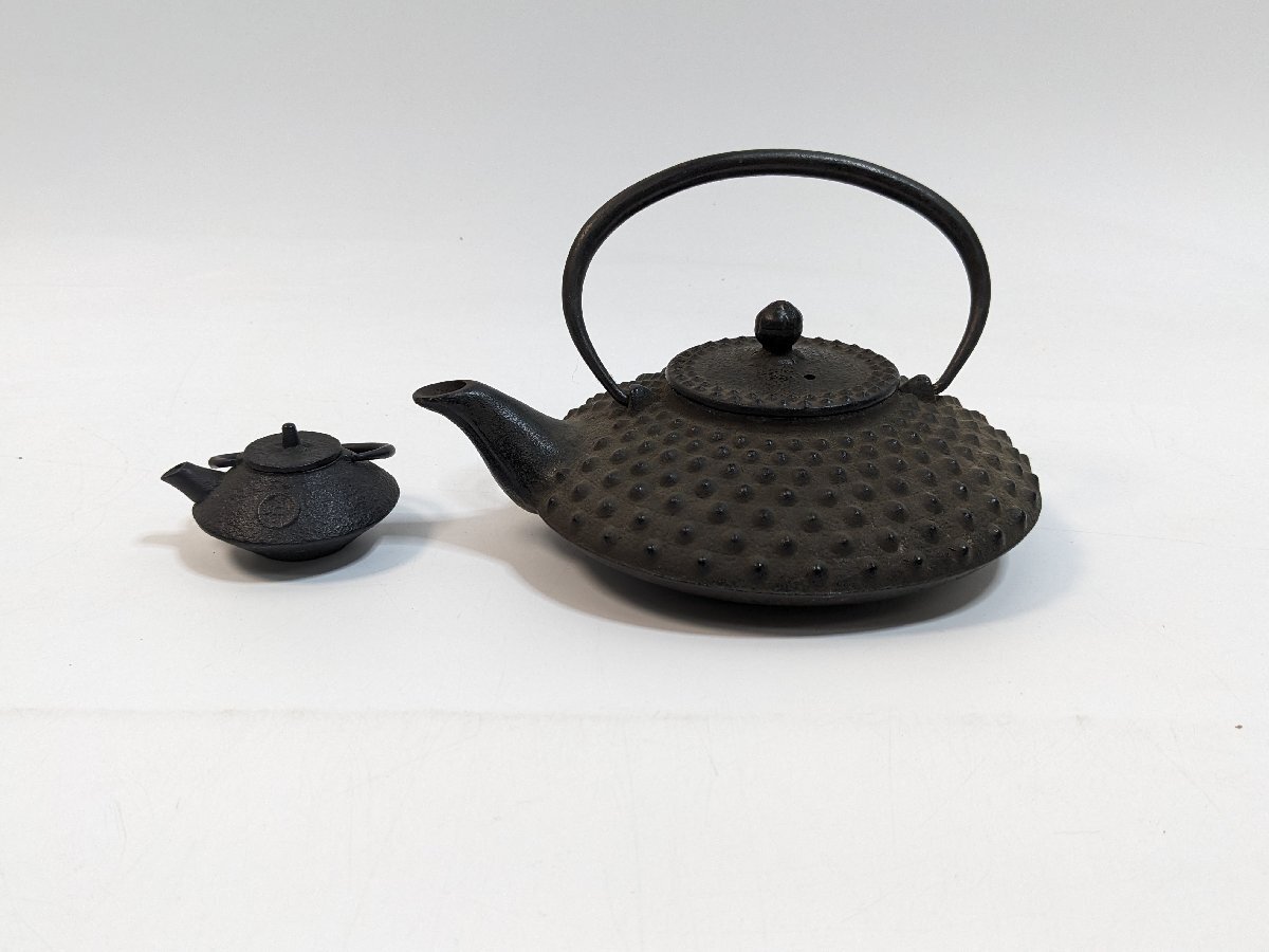 【5-1-2069】南部鉄器 急須 2点セット 大・小 霰模様 鉄瓶 茶道具 中古品