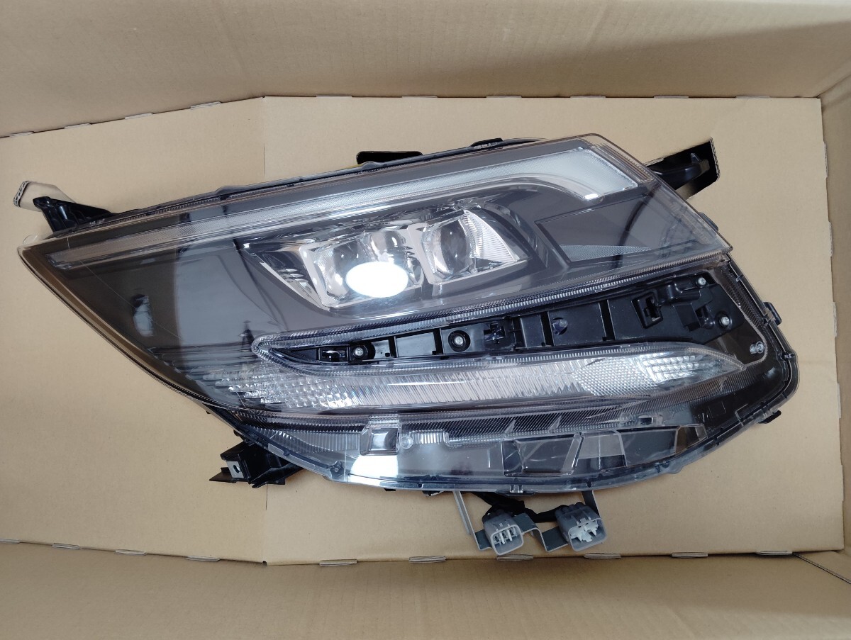 極美品破損無 ノア 80 後期 純正 ハイブリッド 右 LED ヘッドライト 左 左側 Si ZWR80W ZRR80W ZRR85W ICHIKOH 28-239 刻印 B 管260960