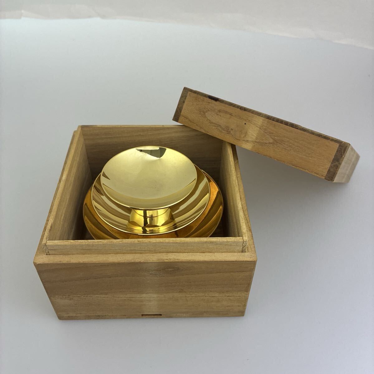 木箱付き 24K GP 金メッキ 盃器 酒器 セット MMS CO 金杯風 盃 飾り皿 記念品 インテリア