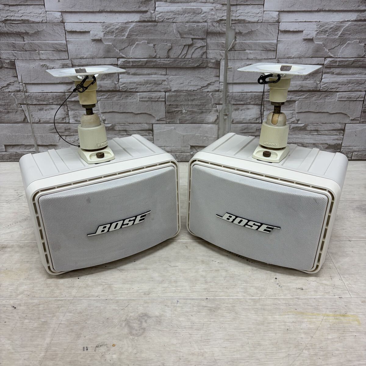 ☆1円〜☆ BOSE ボーズ スピーカーシステム 111ADW ホワイト ペア シリアル連番 ブラケット セット スピーカー