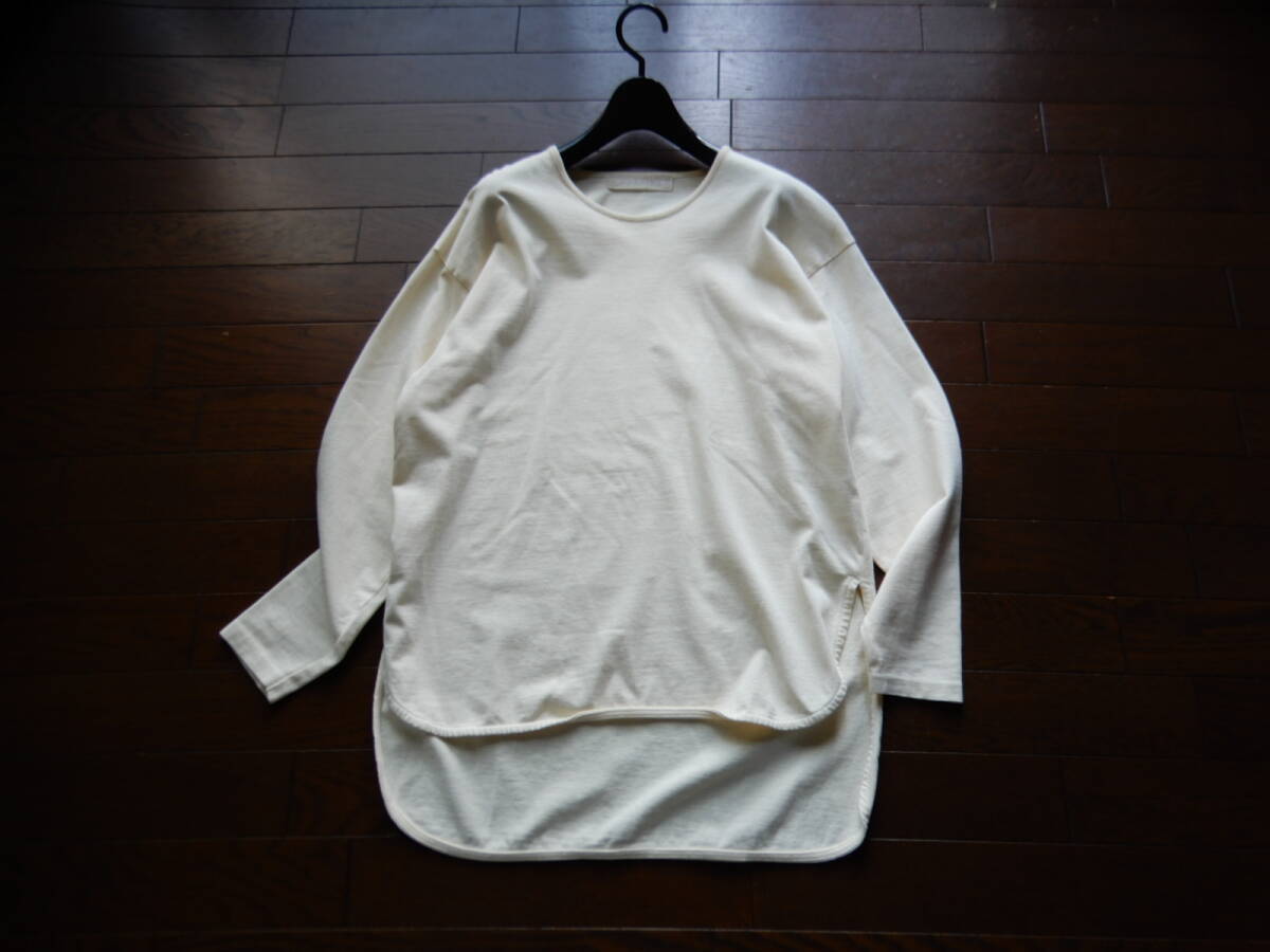 【R JUBILEE/アールジュビリー】日本製　大人可愛いオーガニックコットン長袖カットソー　前後差ロングTシャツ　クリーム色