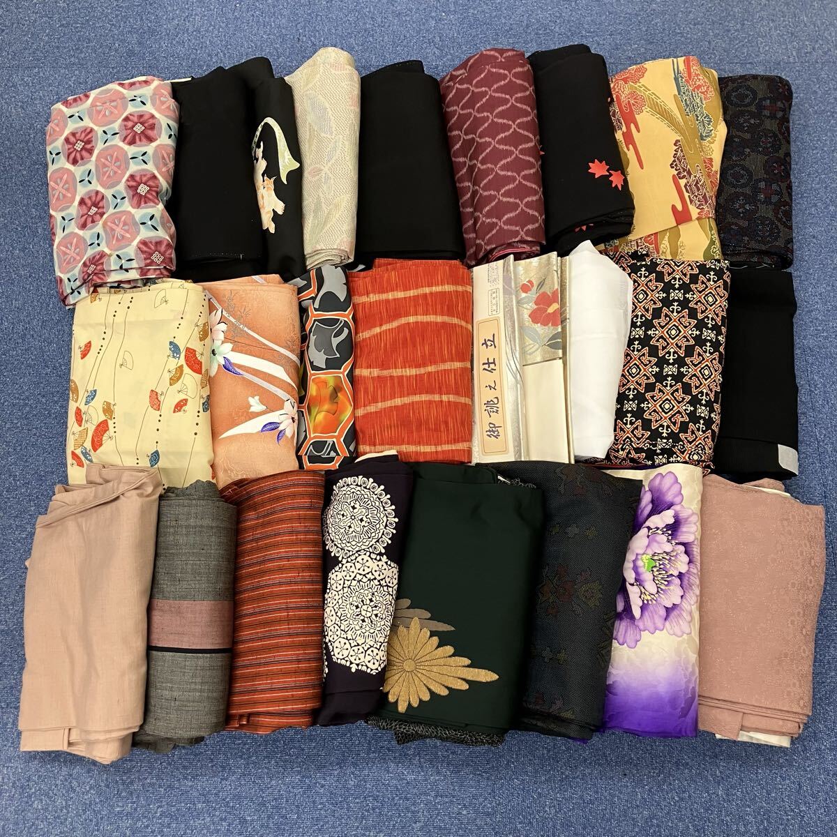 【Z1688-r】着物 和服 25点 まとめ 帯 和装 リメイク 生地 ファッション 和柄 アンティーク　大量　いっぱい昭和 花柄