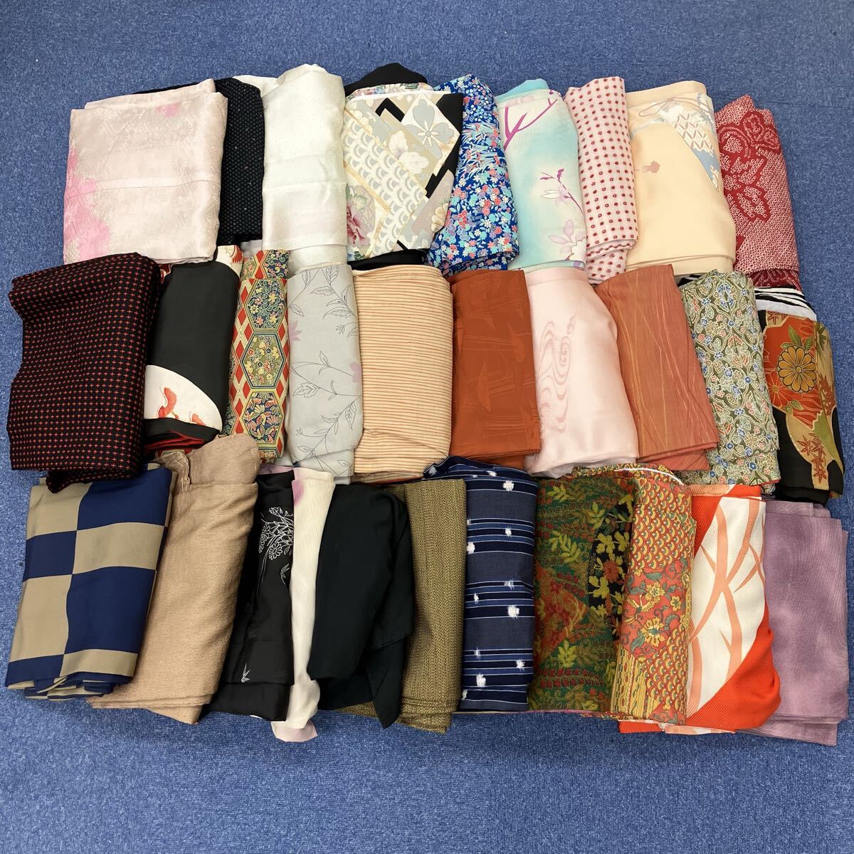 【Z1689-r】着物 和服 30点 まとめ 和装 リメイク 生地 ファッション 和柄 アンティーク　大量　いっぱい昭和 花柄
