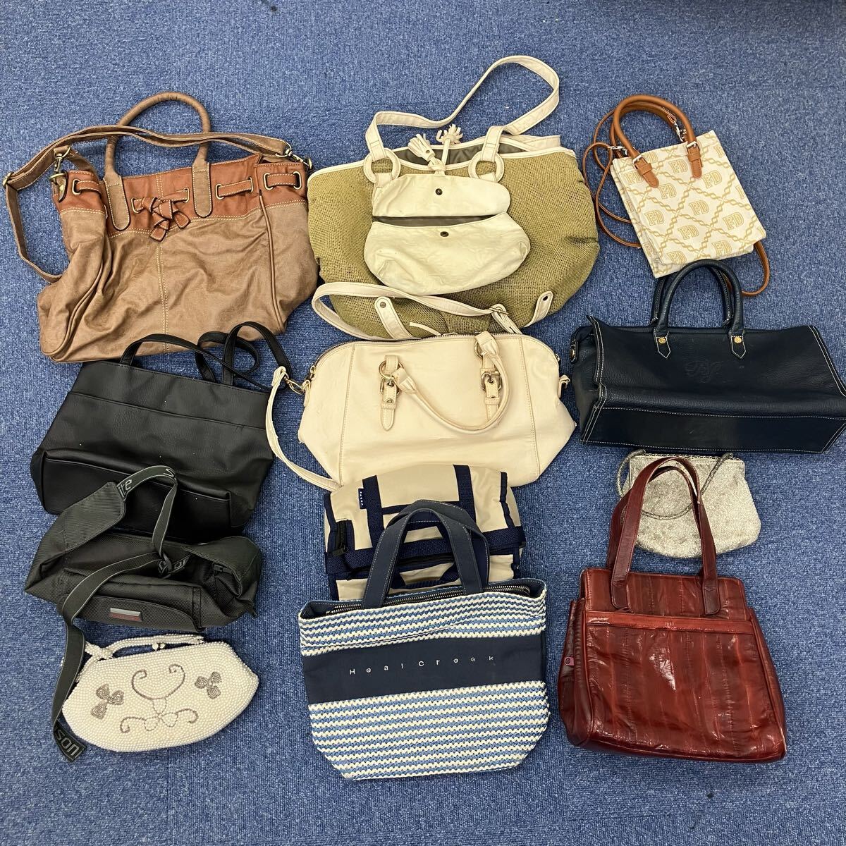 【Z1697-u】 バッグ　約40点 まとめ　 ショルダーバッグ ハンドバッグ トートバッグ 鞄 トート ショルダー レザー　大量　いっぱい