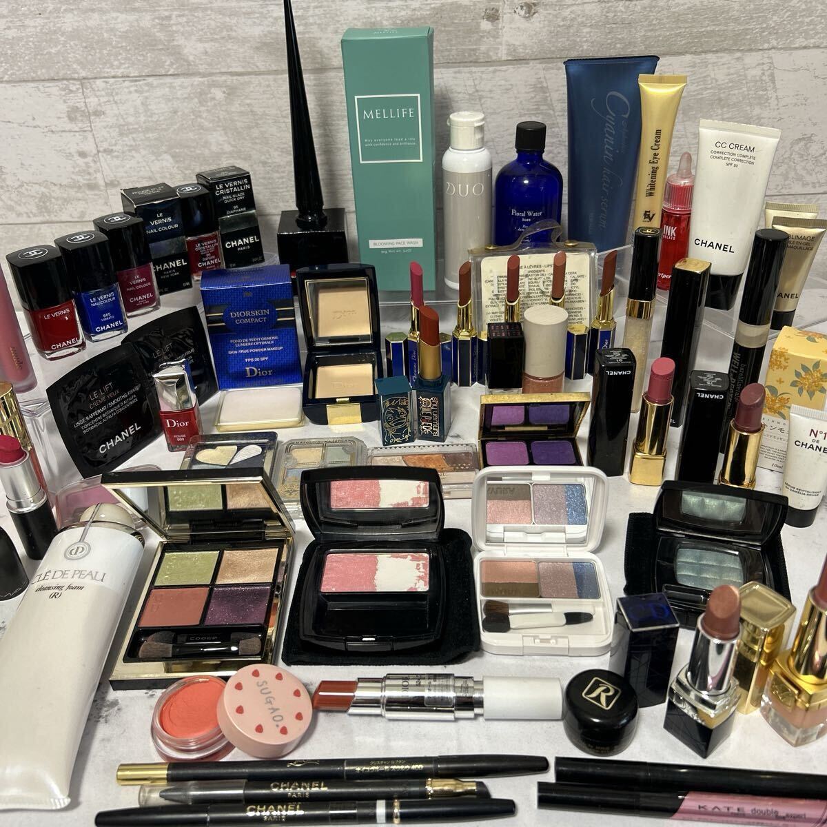 1円 シャネル CHANEL DIOR SUQQU 化粧品セット コスメセット デパコス 中古コスメ メイク アイシャドウ ファンデーション 口紅 1スタ　jm