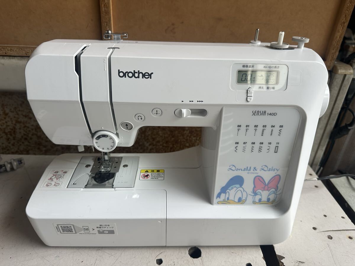 (M) brother ブラザー コンピューターミシン sensia 140D ドナルド＆デイジー 通電 稼働品 ほぼ未使用 現状中古品
