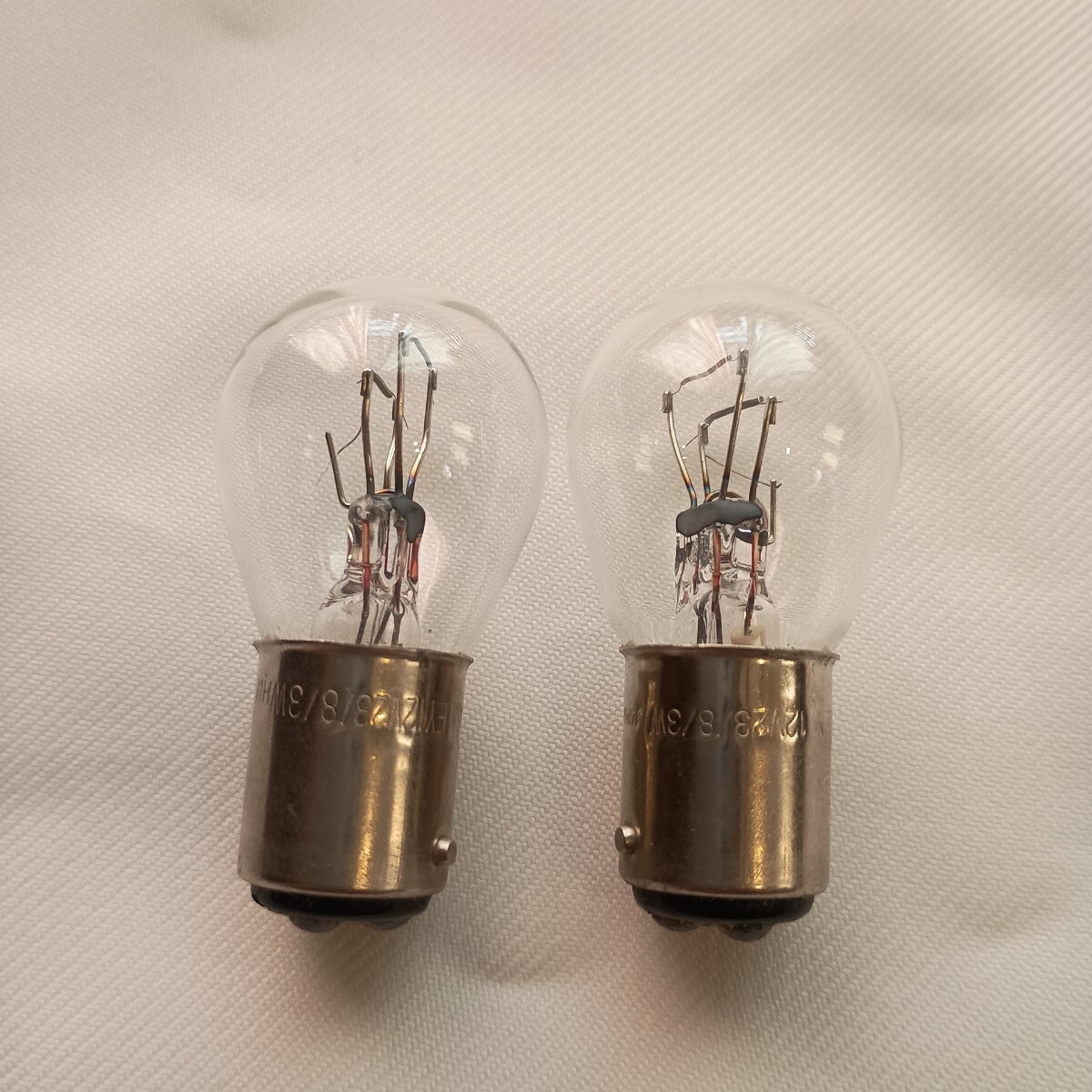 スバル360R-2等にトリプル球スタンレー12V 23w/8w/3w　旧車　絶版　 自動車用バルブ電球12v23/8/3w スバルR2 SUBARU ストップランプ