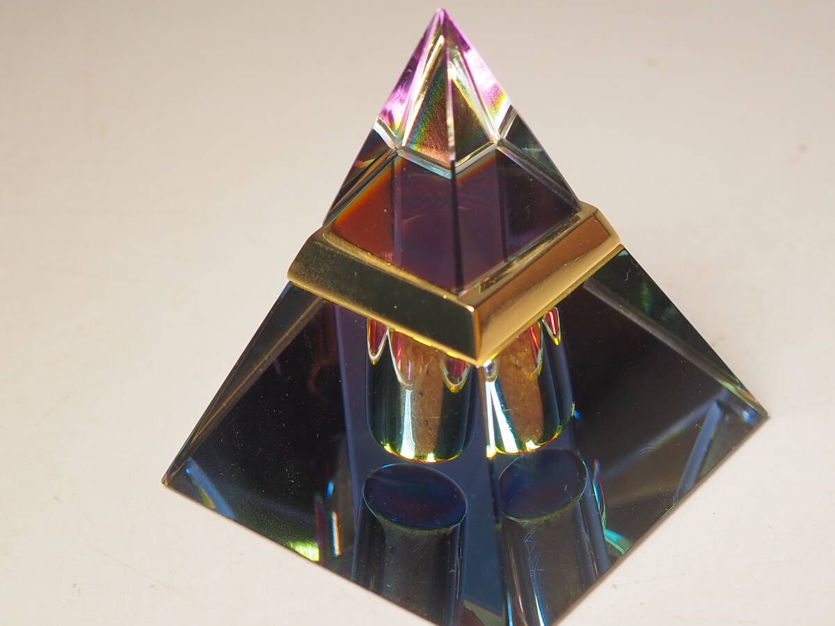 KYPHI PERFUMES キフィ 香水ボトル ピラミッド クリスタルガラス オブジェ 置物 インテリア エジプト