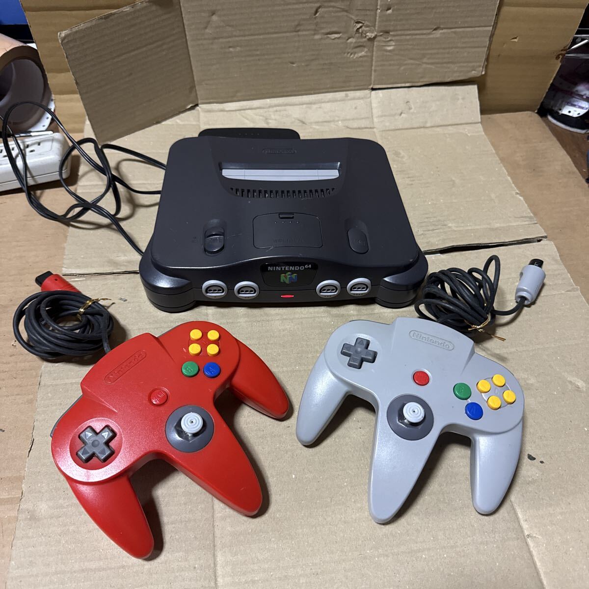 あ-8714）Nintendo64 ニンテンドー64 N64 NUS-001 本体 コントローラー付 中古現状品