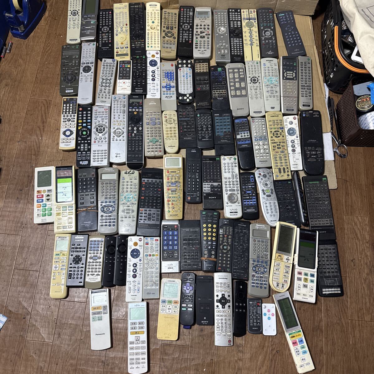 あ-8729）リモコン 色々用リモコン　まとめ　(83本ぐらい) ジャンク品