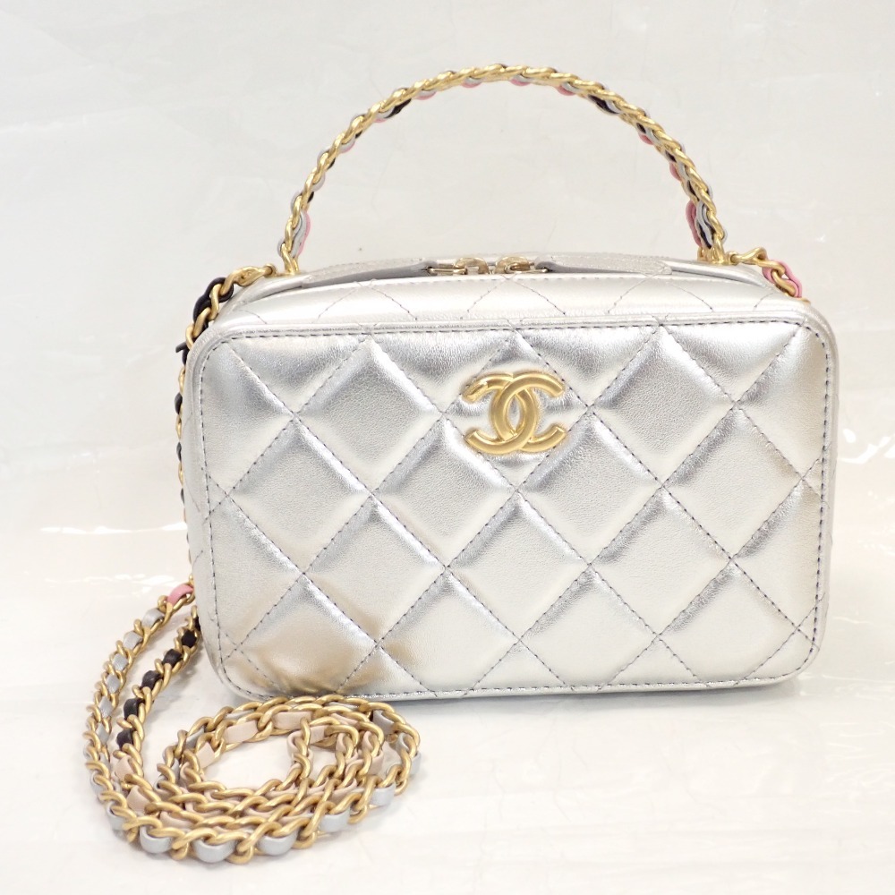 Th688001 シャネル マトラッセ バニティバッグ チェーンショルダー シルバー×マルチカラー/ゴールド金具 本革 CHANEL 良好・中古