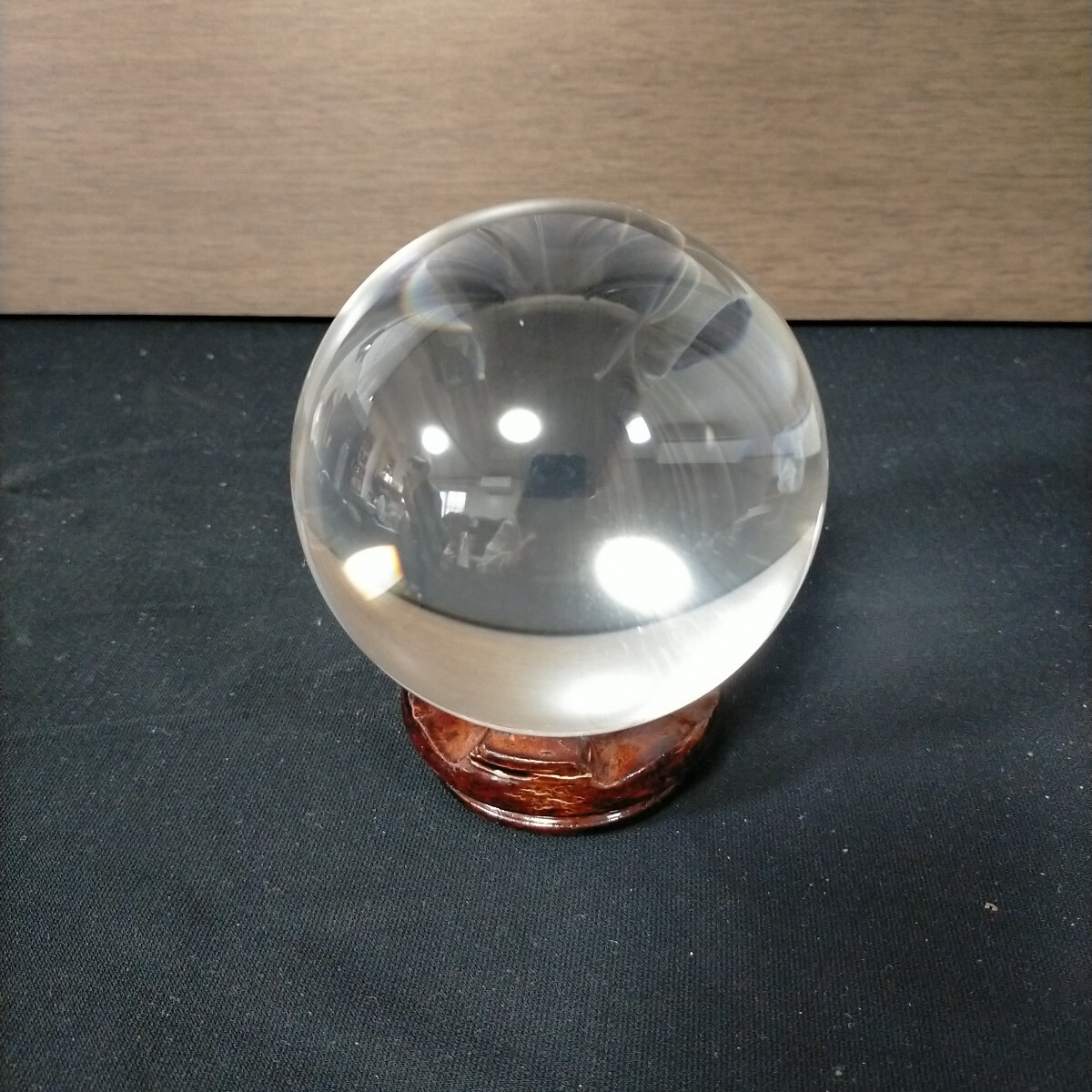 ● 水晶玉　 パワーストーン 置物　台付● クリスタルボール