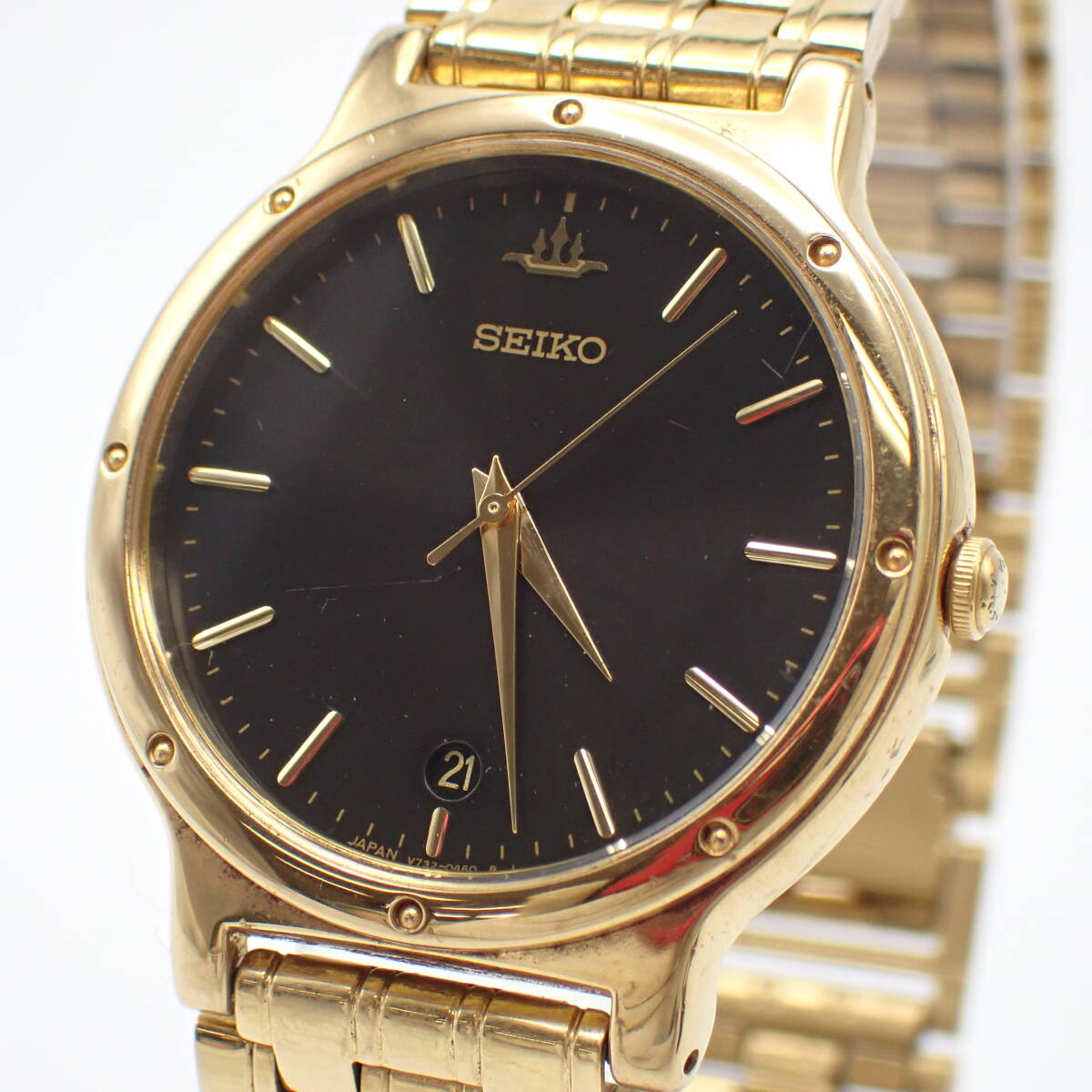 稼働品 1円～☆SEIKO セイコー QZ メンズ腕時計 V732-0080 黒文字盤 デイト ラウンド アナログ ゴールドカラー アンティーク
