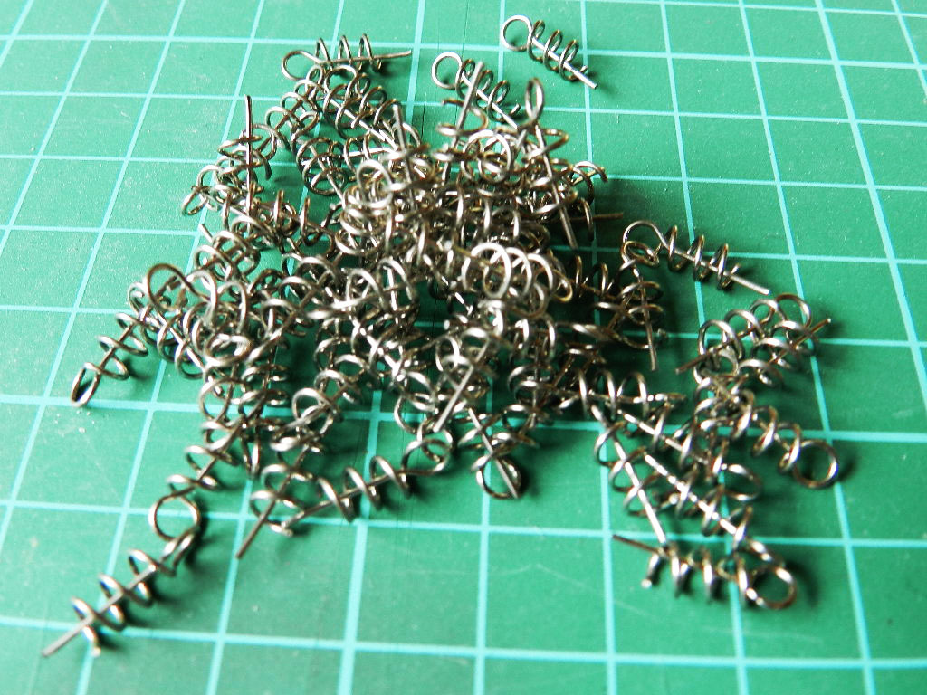 ワームキーパー 15mm 40個（わずかに大きめ）（ステンレス、ツイスト スプリング、スクリュー） ☆定形郵便110円☆