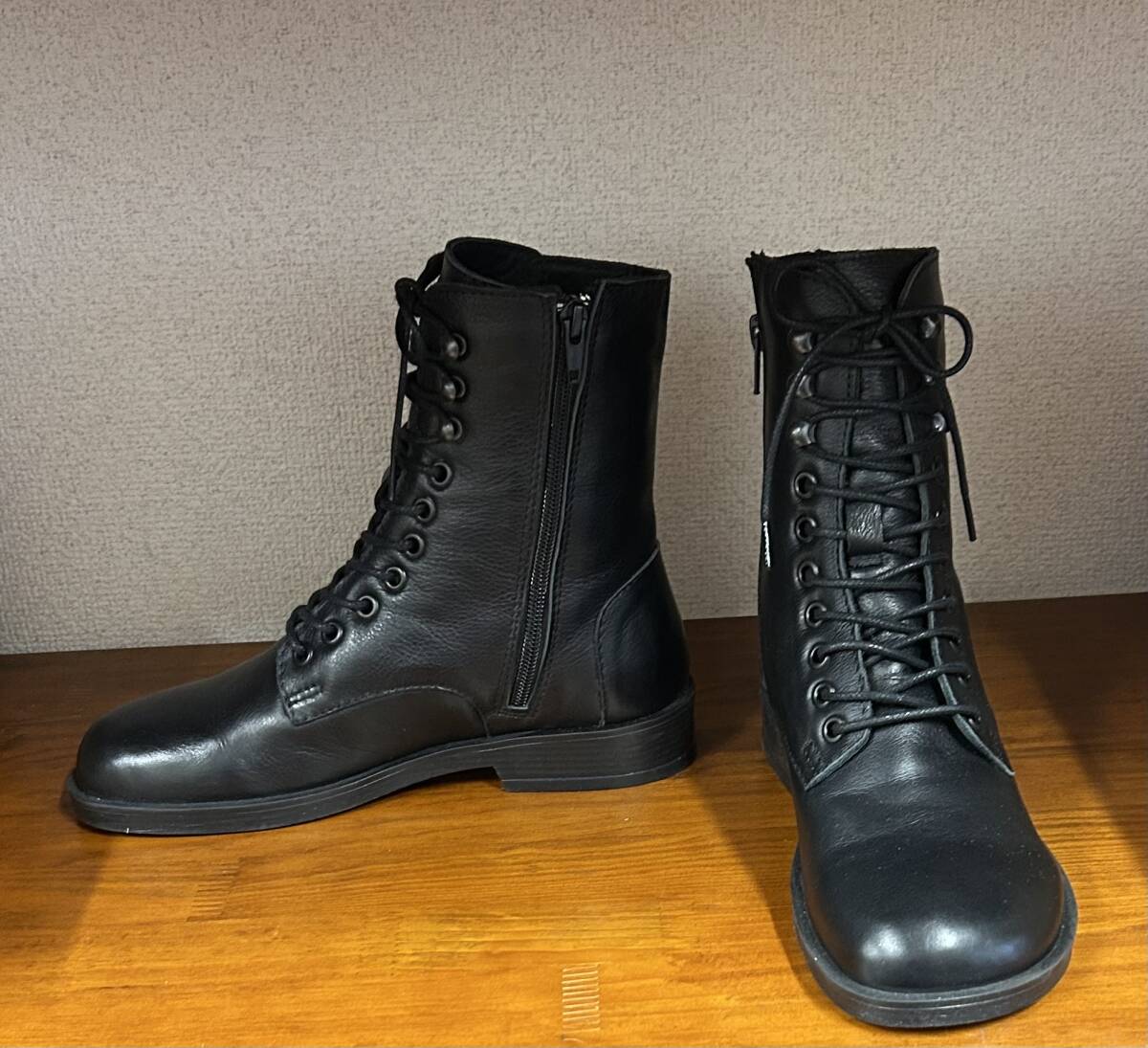 新品☆BUENO★高級ソフト本革製の編上げブーツ☆黒☆23.5㎝