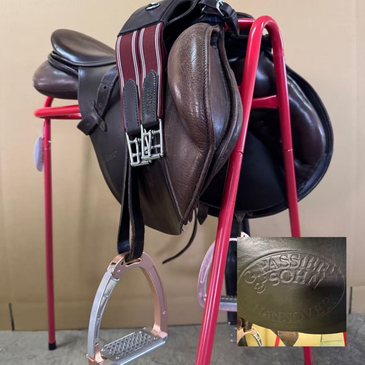 AS615　馬場鞍 G.PASSIER ＆ SOHN HANNOVER AVIOR 16.5 パッシェ ゼッケン　馬具　乗馬　スタンド別