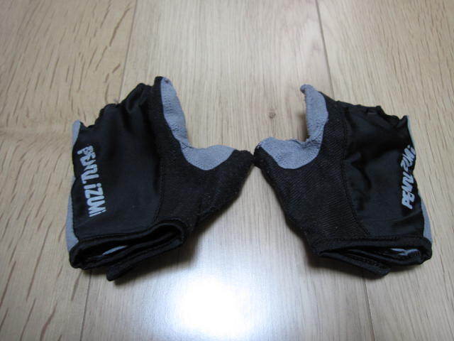 【即決価格 送料込み】PEARL IZUMI(パールイズミ) 指切りサイクリンググローブ ブラック レディースＳ 美品