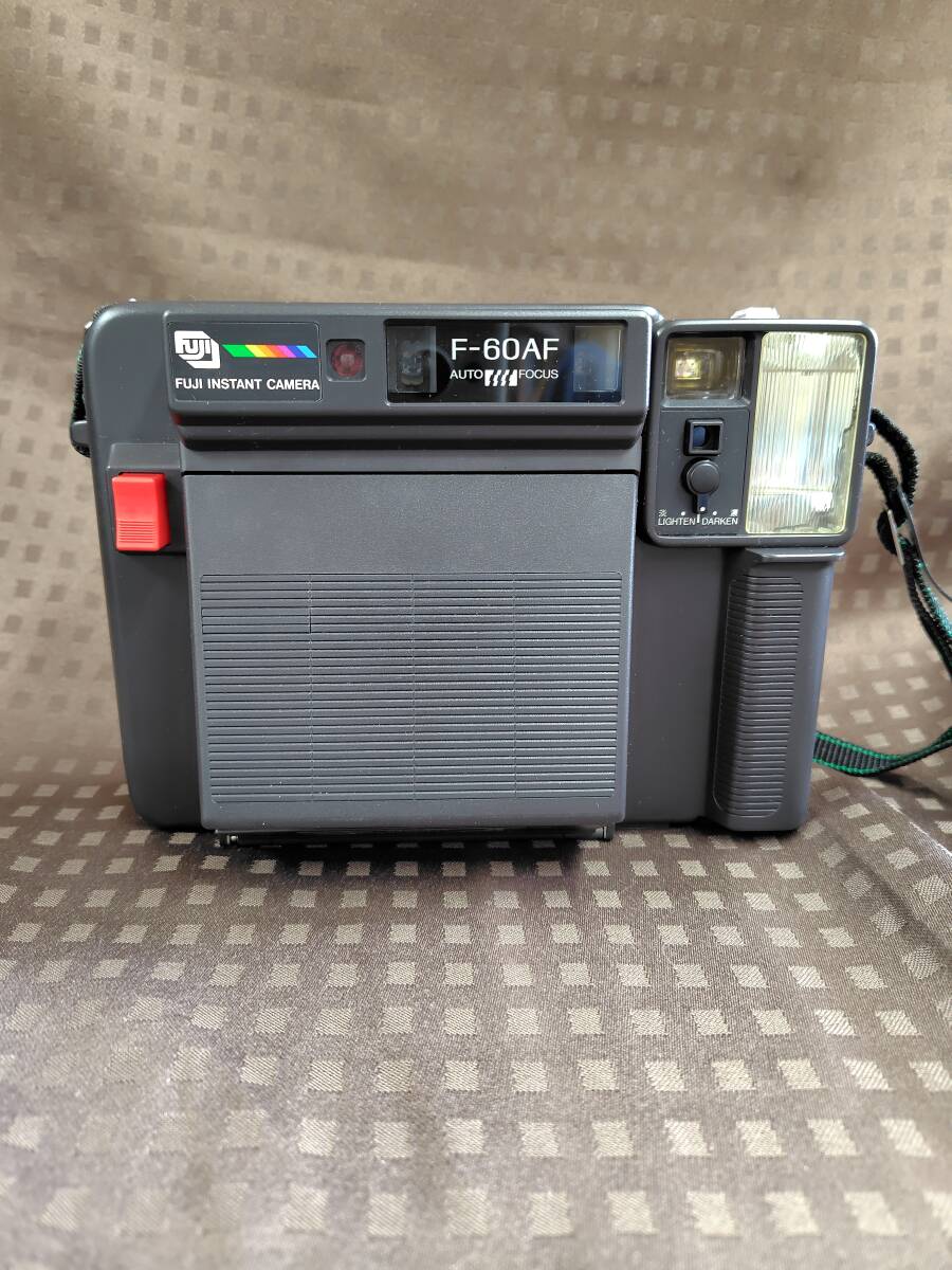 MR8014　FUJI インスタントカメラ F-60AF 2022570 ジャンク品　ケース付き