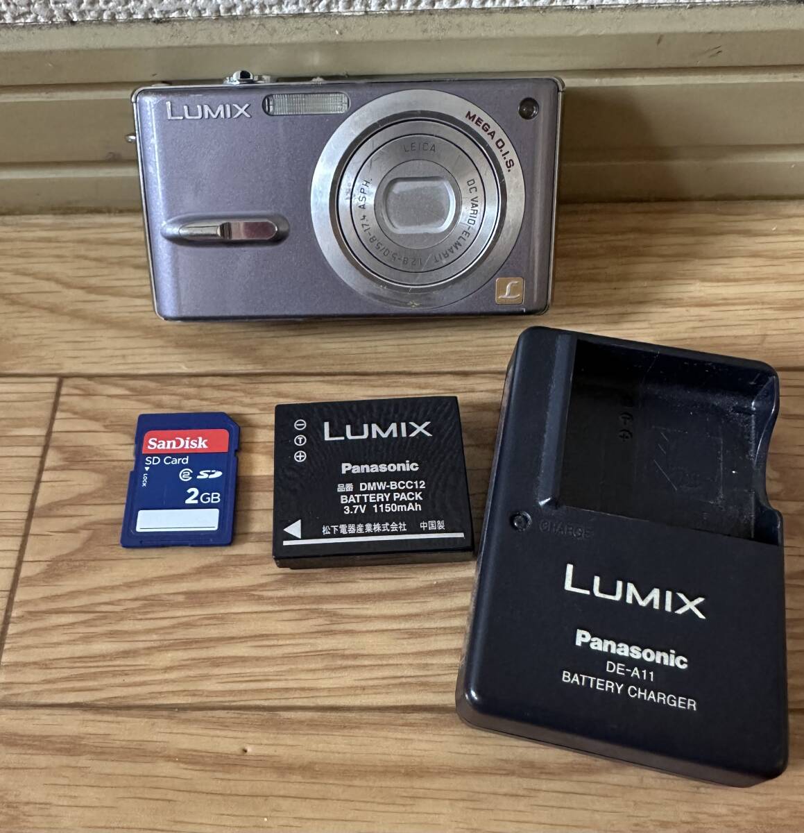動作品 Panasonic パナソニック LUMIX DMC-FX9 コンパクトデジタルカメラ バッテリー充電器2GBSDカード付き お買い得品