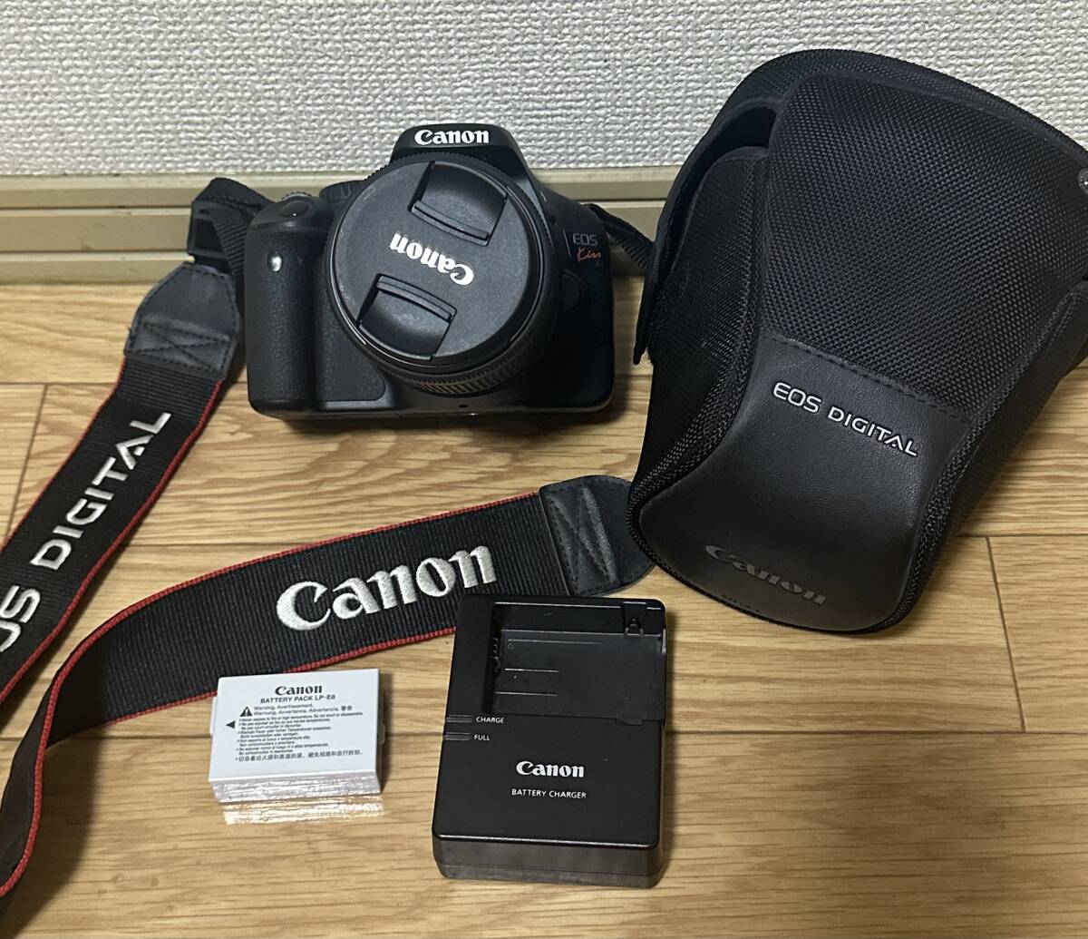 通電動作シャッターOK Canon キャノン EOS Kiss X4 EF-S18-55mm F3.5-5.6 IS II 約1800万画素 動作品 レンズバッテリー充電器付き 美品