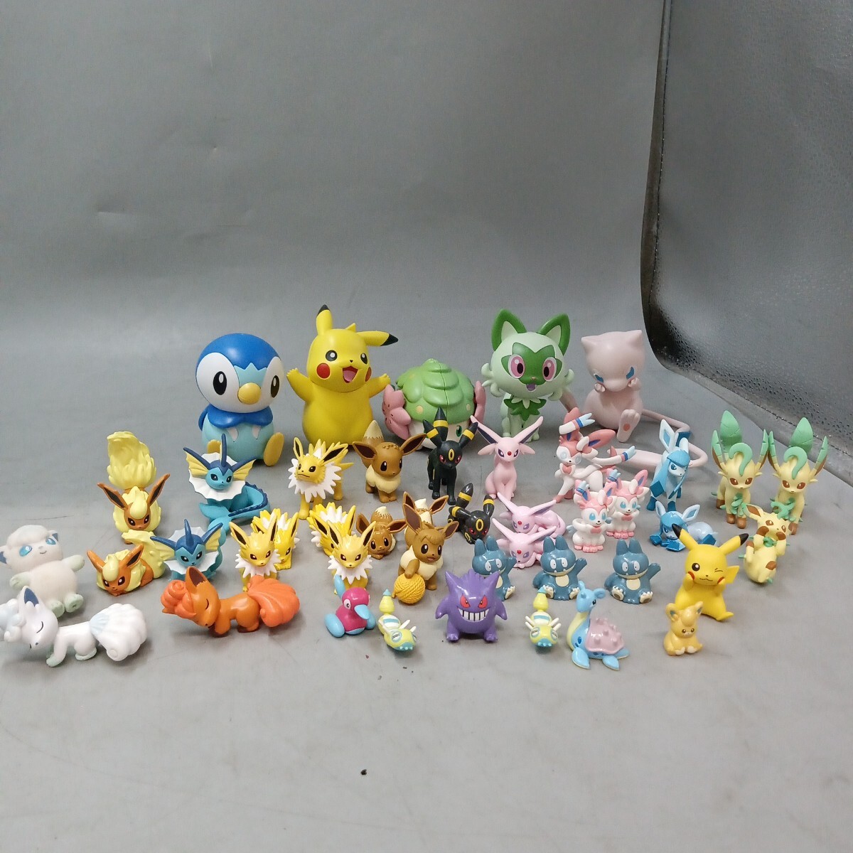 D ポケットモンスター ミニフィギュア 40個以上 イーブイ ピカチュウ カビゴン ゲンガー 等 まとめ売り