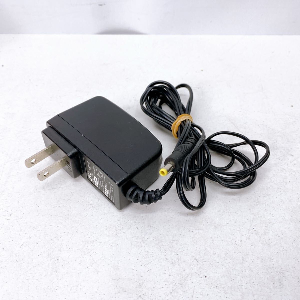 JVC ACアダプターAC-V11 DC 5.2V センタープラス　管理A524