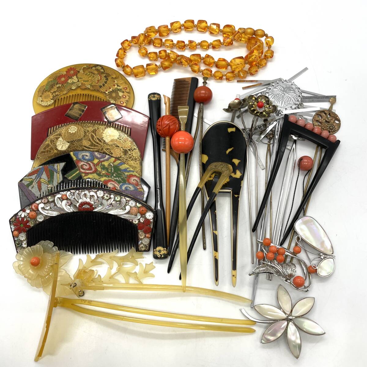 TY3196■和装 アクセサリー まとめ 和装小物 櫛 くし 簪 かんざし べっ甲 琥珀？ アンティーク ファッション 一円スタート