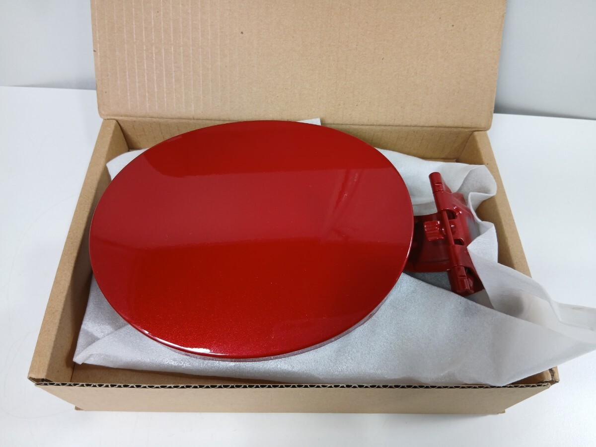 #2173 マツダ MAZDA フューエルリッド 給油口の蓋 レッド/和歌山県にて引き取り大歓迎