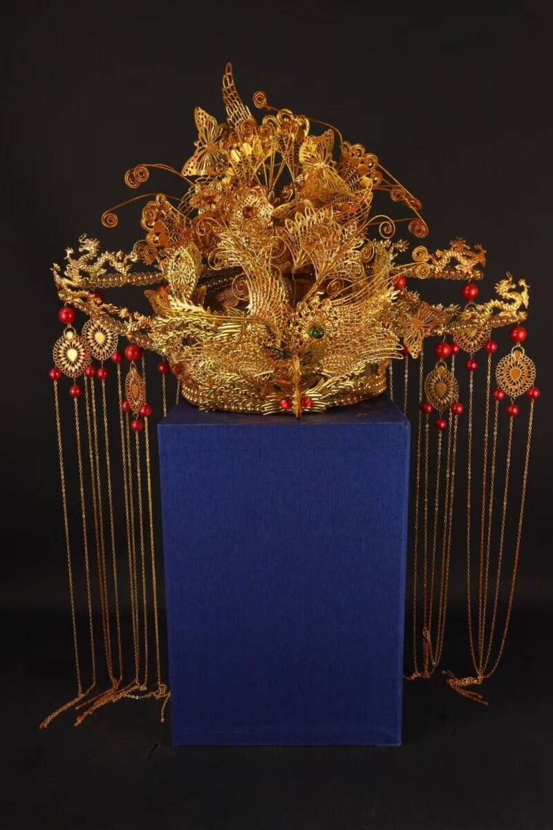 【中古文化*金細工 龍鳳凰冠 紅珠流付き 古官帽 置物 飾り物 時代物 古董品 骨董 旧家蔵出し 唐物 中国古玩 古美術品】