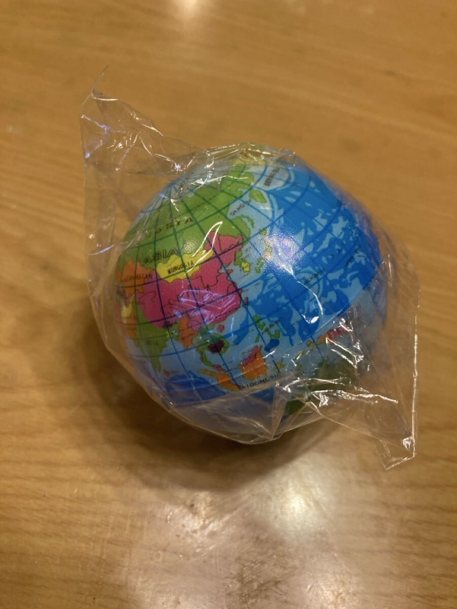【手のひらサイズ　リラックス】ミニ地球儀 ストレスボール 癒しグッズ　新品未開封