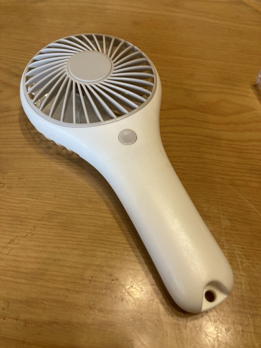 【これからの季節に】ハンディファン 携帯扇風機 ホワイト