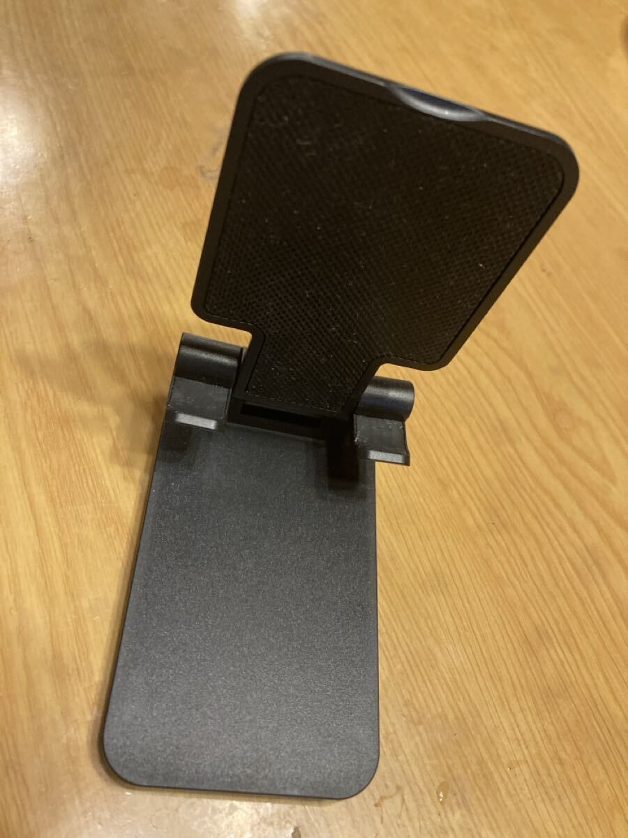 高級感ある重みのある金属製折りたたみ式 スマホスタンド 卓上スタンド ブラック