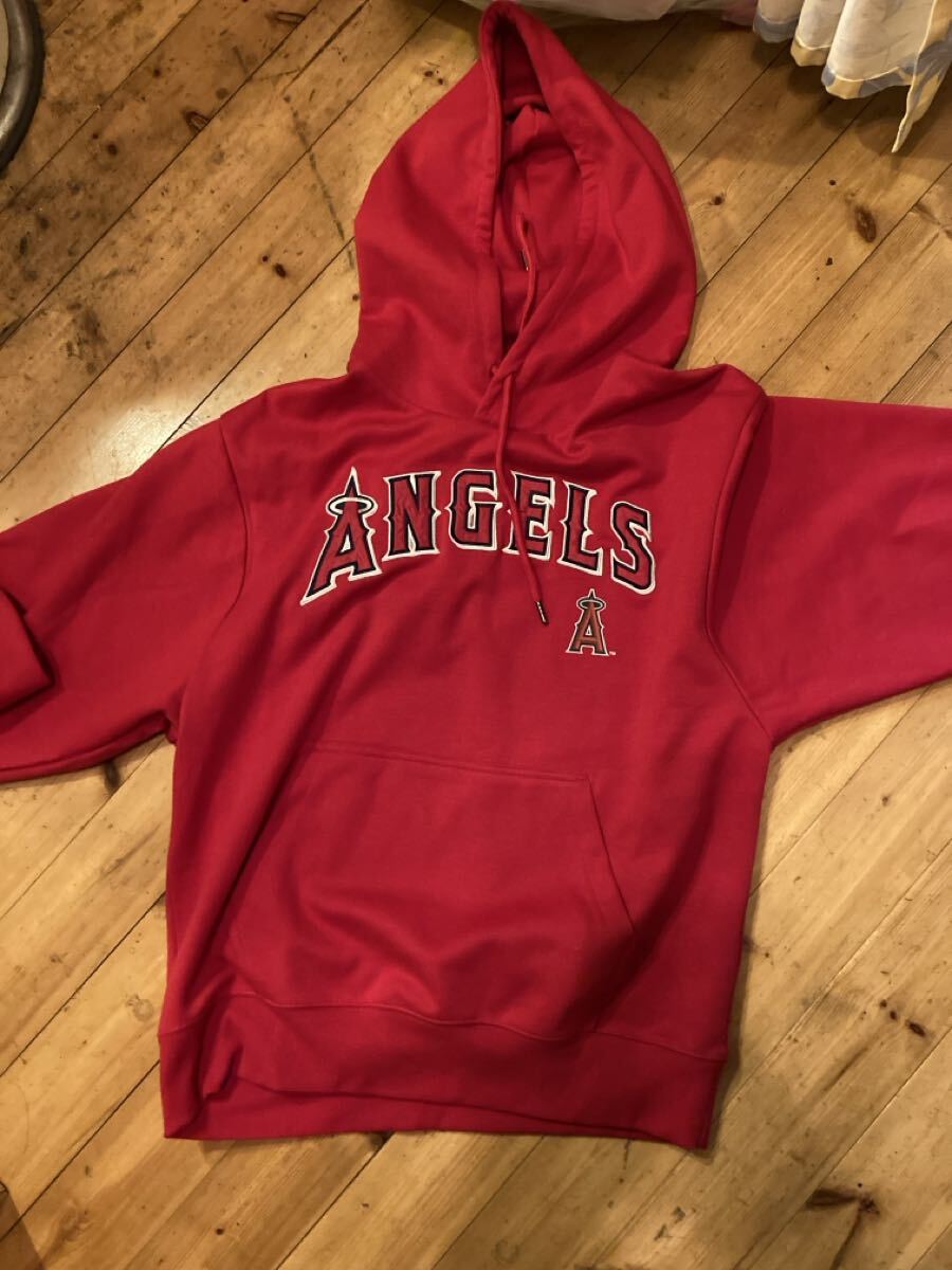 【Los Angels Angels】エンジェルス　大リーグ公式パーカー　サイズMだけど海外製なので日本でいうMからLサイズ