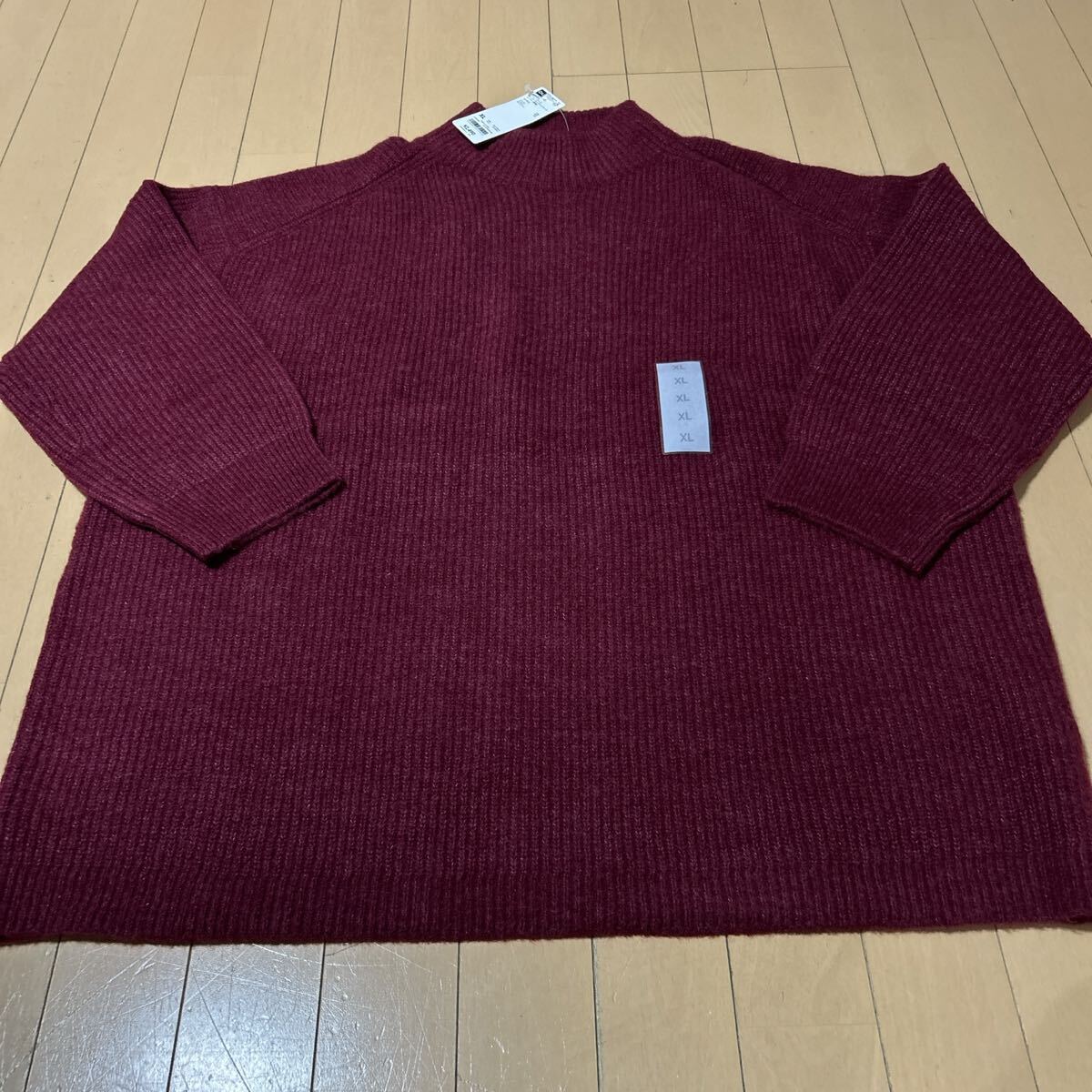 新品未使用ジーユーGUパフィータッチオーバーサイズハイネックセーター XL