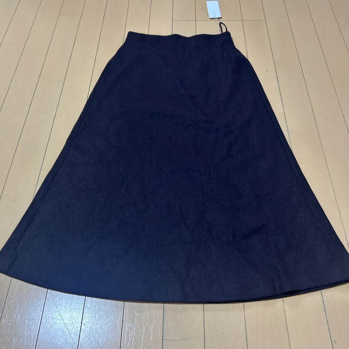新品未使用ユニクロUNIQLOブラッシュジャージーフレアスカートSワイン
