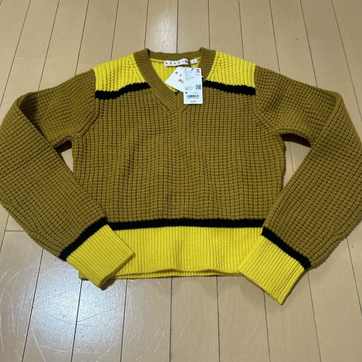 新品未使用ユニクロUNIQLOマルニMARNIポップコーンニットVネックセーターM